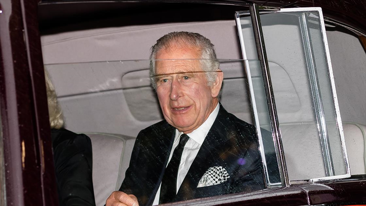 İngiltere Kralı 3. Charles Galler'i Ziyaretinde Galce Konuştu