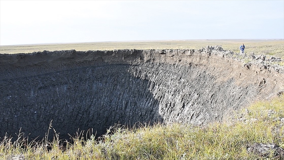 Sibirya’daki Kraterler Ve Orman Yangınları İklim Felaketinin Habercisi Olabilir