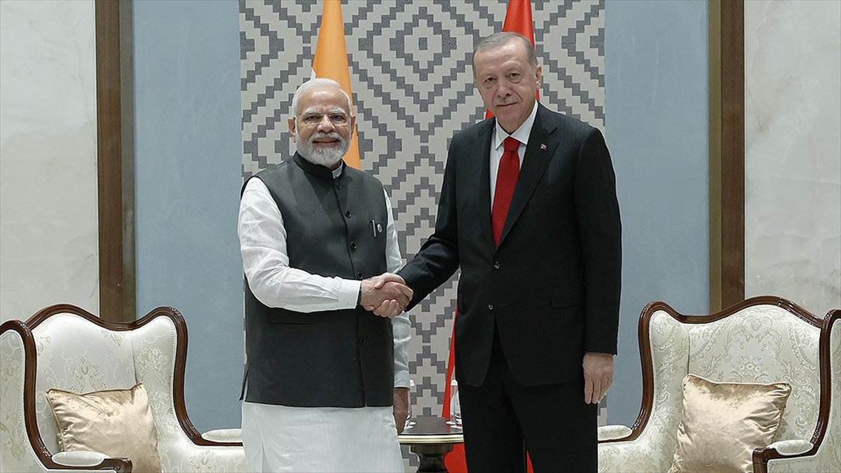 Hindistan Başbakanı Modi'den Cumhurbaşkanı Erdoğan'la Görüşmesi Hakkında Türkçe Paylaşım