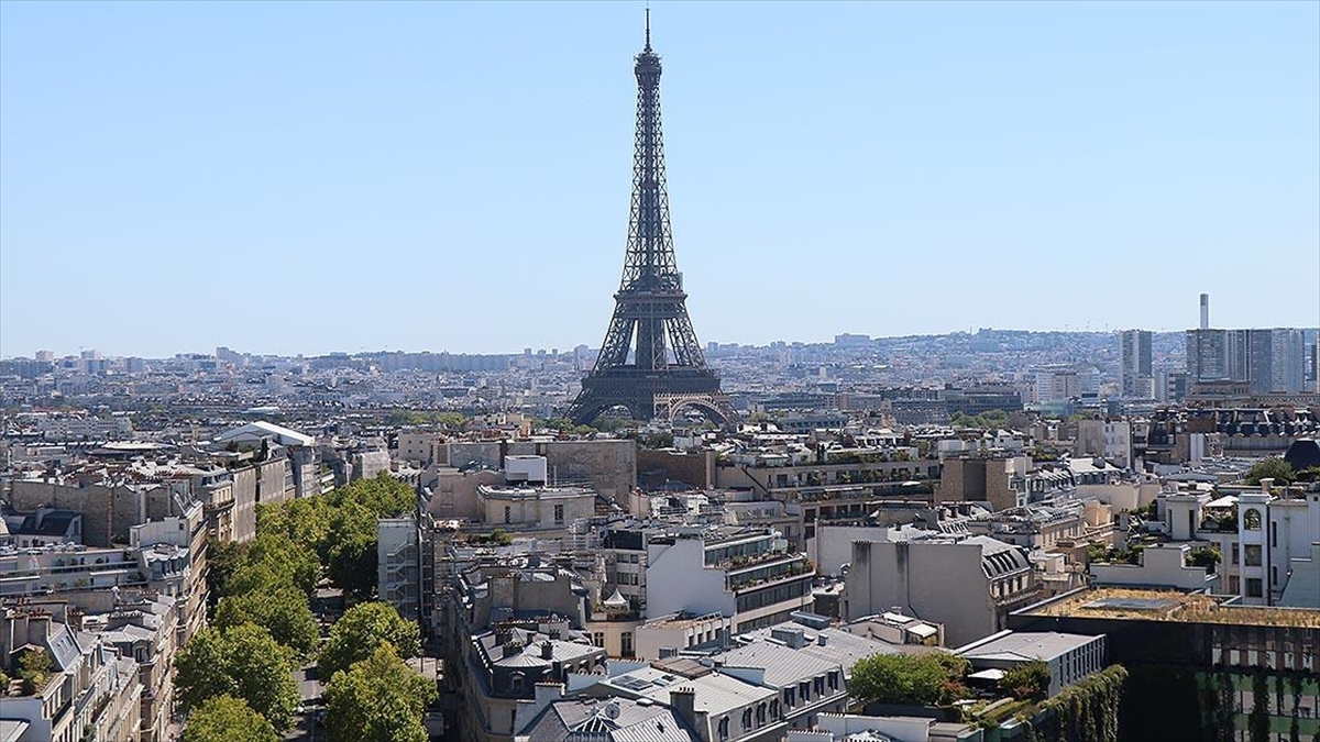 Fransa'da Kışın Birkaç Saatlik Elektrik Kesintileri Olabilir