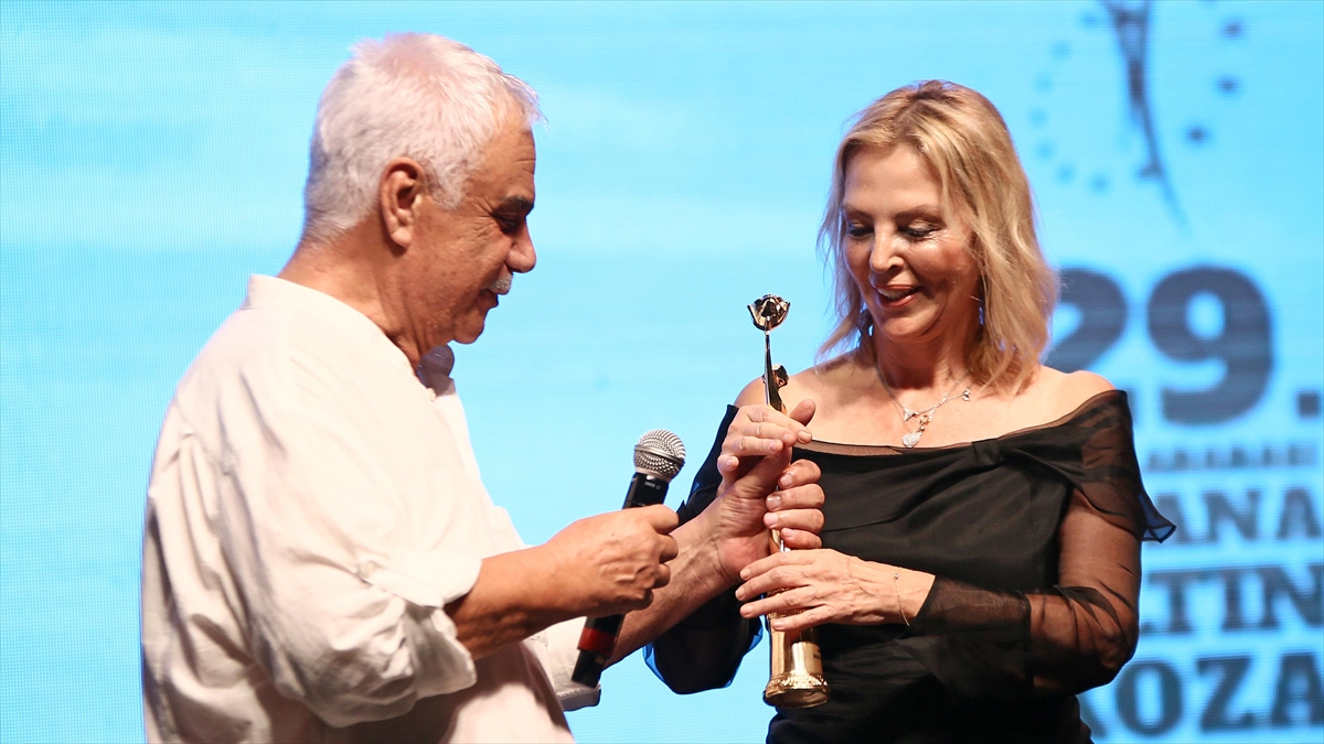 29. Uluslararası Adana Altın Koza Film Festivali'nde "onur Ödülleri" Törenle Verildi