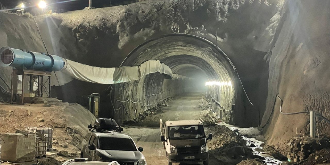 Van'daki Tünelde Göçük Meydana Geldi