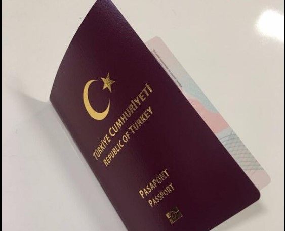 Türk pasaportuna suçlu, kaçakçı gibi gri ülke muamelesi