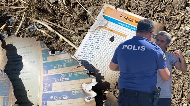 AKP'li başkan seçimle ilgili evrakları yakarken yakalandı: Resmi değil