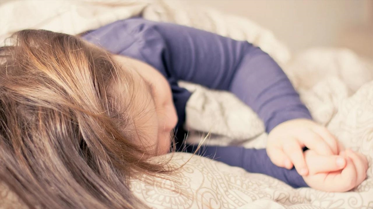 Çocuklarda Yatış Pozisyonuna Bağlı Kafatası Şekil Bozukluğunda Artış