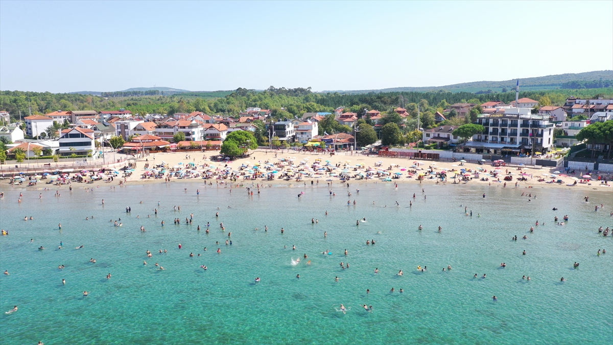 Sıcak Havadan Bunalanlar Sahillerde Yoğunluk Oluşturdu