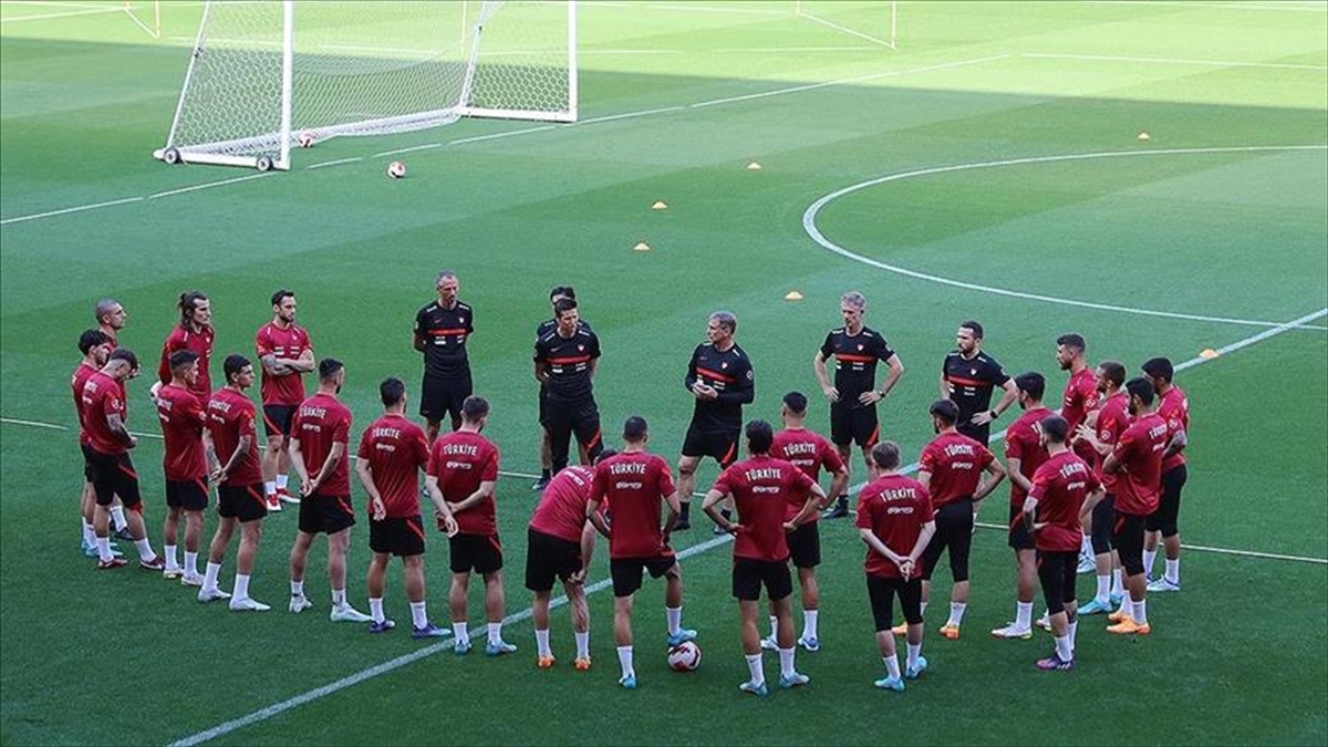 A Milli Futbol Takımı Aday Kadrosunda Değişiklik