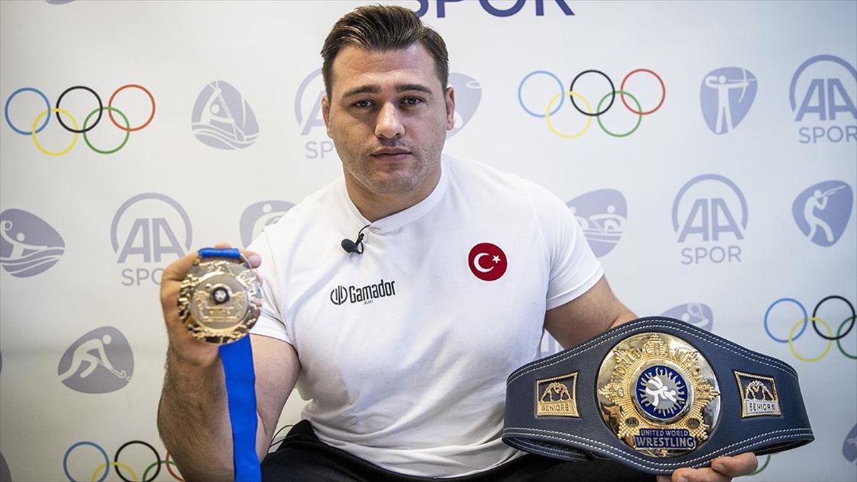 Rıza Kayaalp, Beşinci Dünya Şampiyonluğunu Kızı Ay Vera Sayesinde Kazandı