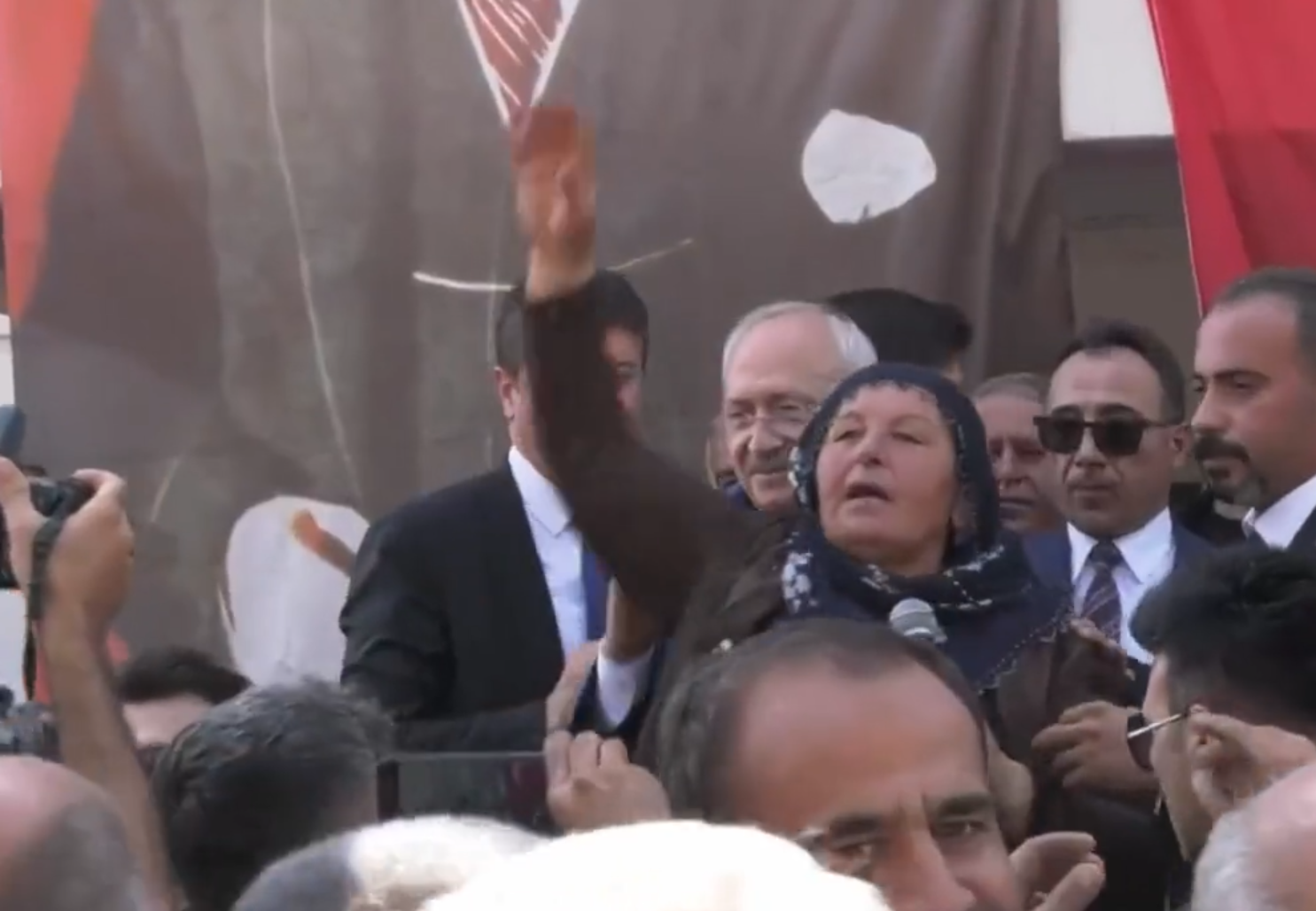 AKP'nin oy deposundan Erdoğan'a sert tepki: Düş yakamızdan!