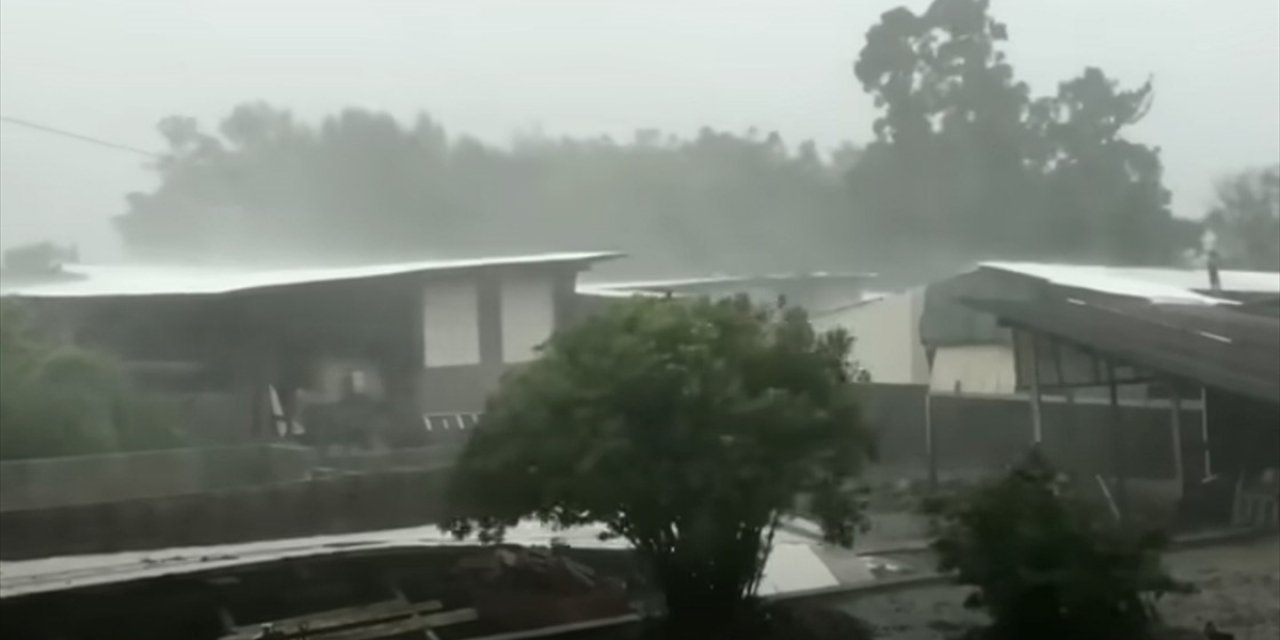 Japonya'da Nanmadol Tayfununda Ölenlerin Sayısı İkiye Çıktı