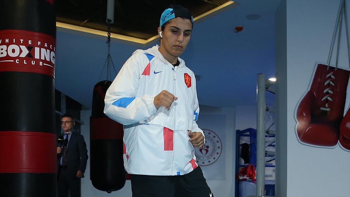 Busenaz Sürmeneli, Kadınlar Avrupa Boks Şampiyonası Hazırlıklarına Ordu'da Başladı