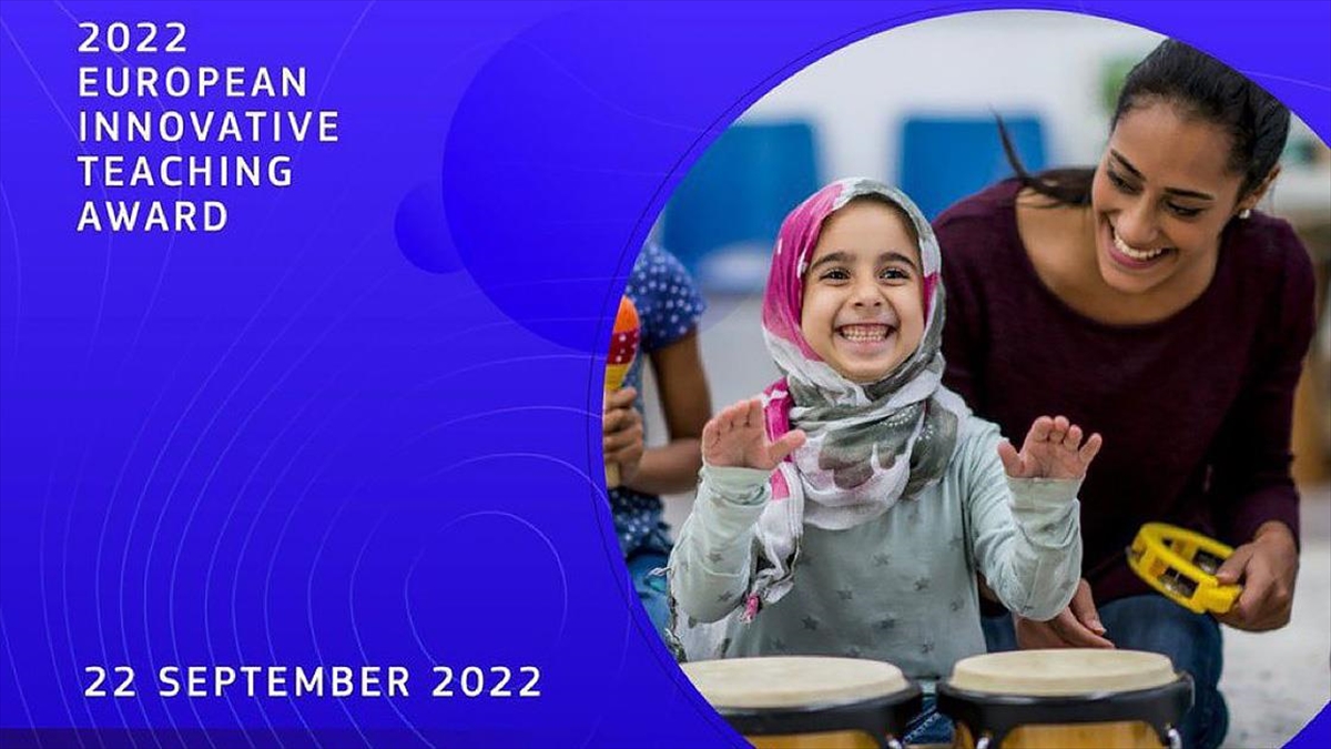 Erasmus, Afişindeki "Başörtülü Öğrenci Fotoğrafını" Aşırı Sağın Tepkisi Üzerine Sildi