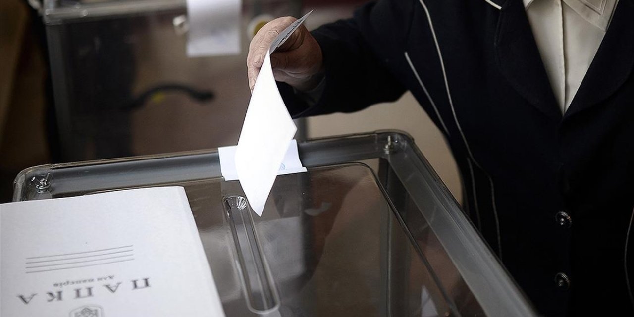 Ukrayna’daki Ayrılıkçı Yönetimler Rusya’ya Katılmak İçin Referandum Düzenliyor