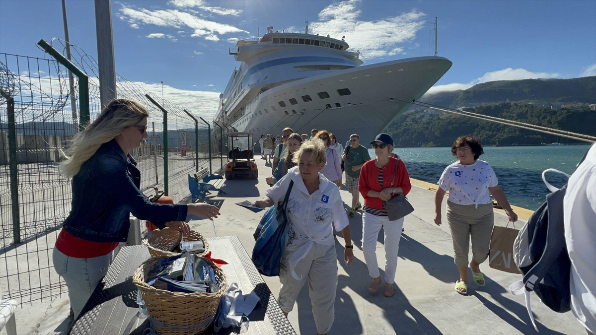 Türkiye Yılın 8 Ayında 29 Milyonu Aşkın Yabancı Ziyaretçi Ağırladı