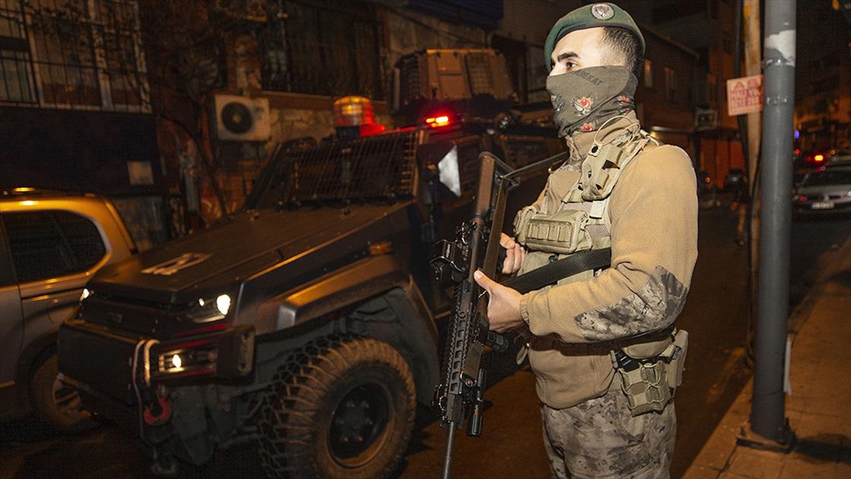İstanbul'da Geniş Kapsamlı 'Terör Huzur Güven' Uygulaması Yapıldı