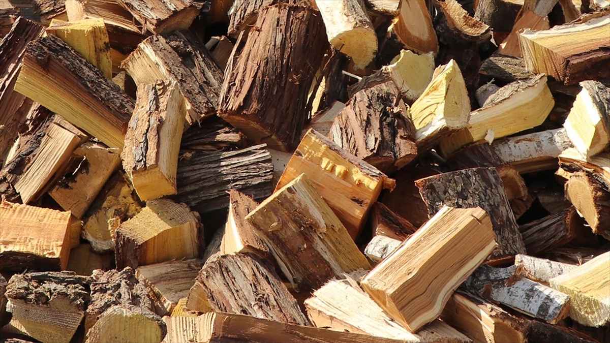 Yunanistan'da Doğal Gaz Fiyatlarındaki Artış Odun Fiyatlarına Da Yansıdı