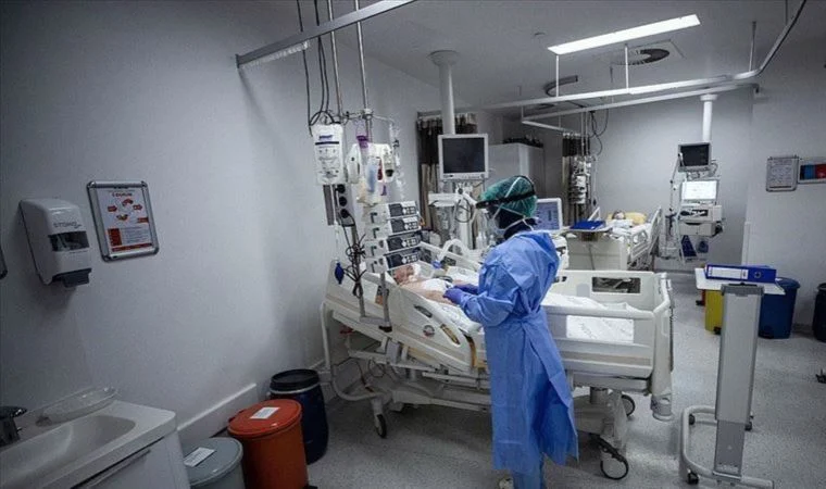 Koronavirüs vakalarında korkutan tablo: Hastaneye yatışta büyük yükseliş