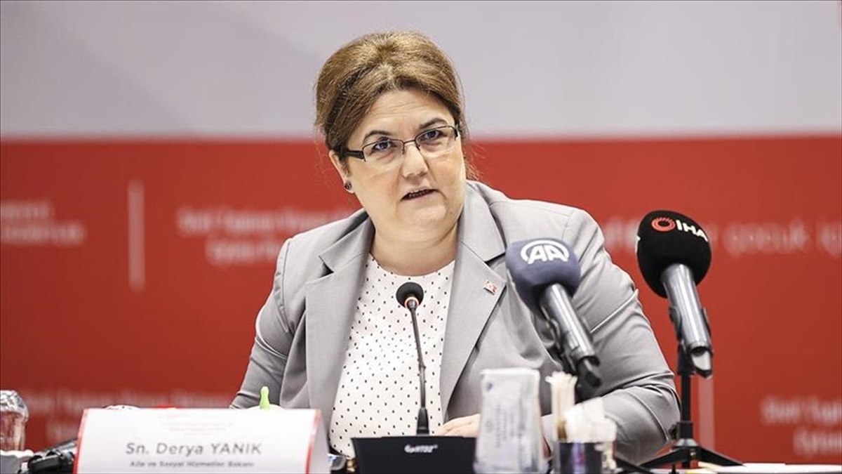 Bakan Yanık: Başörtüsü Nedeniyle Staja Kabul Edilmeyen Öğrencinin Davasına Müdahil Olacağız