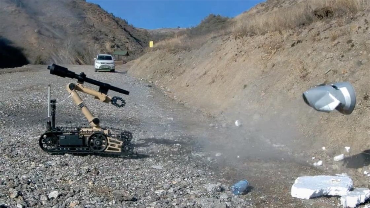 Türk Bomba İmha Robotlarına Afrika Görevi