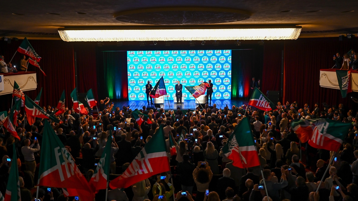 Uzmanlara Göre, İtalya'da Seçimin Ardından Sağ Bir Hükümet Ortaya Çıkacak