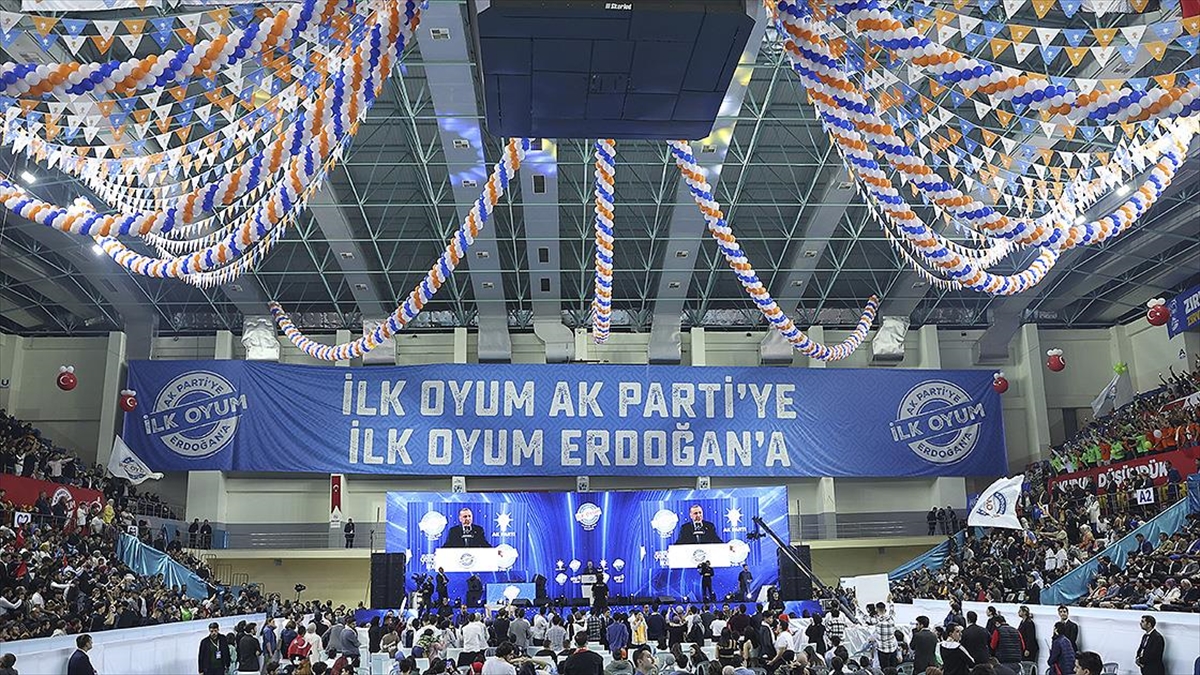 "İlk Oyum Erdoğan'a, İlk Oyum Ak Parti'ye" Başladı