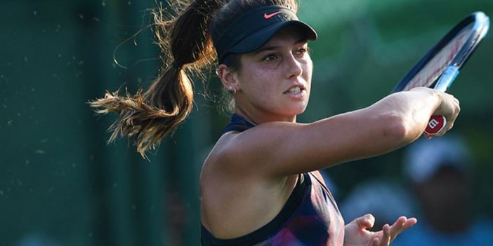 İpek Soylu Kortlara Veda Etti