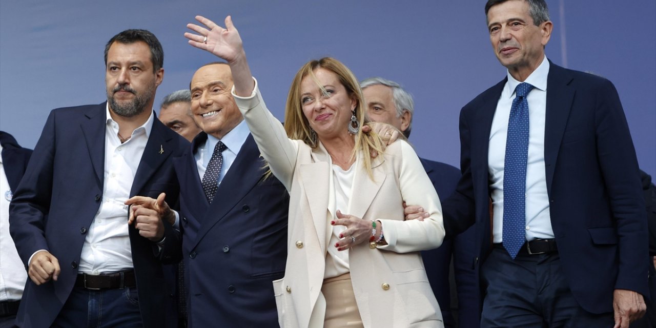İtalya'da Genel Seçimlerde Aşırı Sağcı İtalya'nın Kardeşleri Partisi Ve Sağ İttifakı Önde