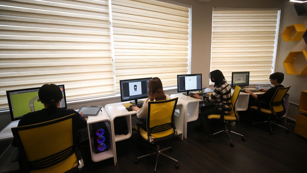 Özel Yetenekli Öğrencileri Yetiştiren 5 Bin 73 Öğretmene Gelişim Eğitimi Verildi