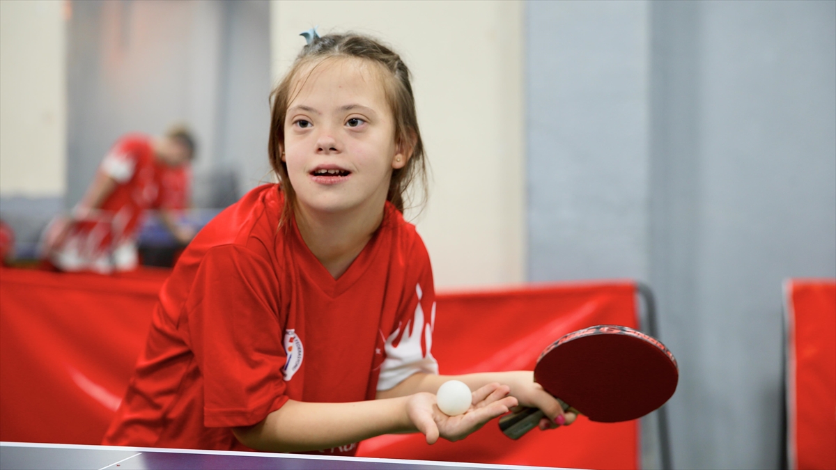 Down Sendromlu Ve Otizmli Masa Tenisçiler Milli Takıma Hazırlanıyor