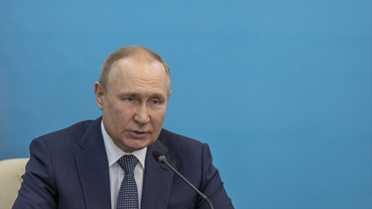 Putin, Eski Abd Ulusal Güvenlik Ajansı Çalışanı Snowden'a Vatandaşlık Verdi