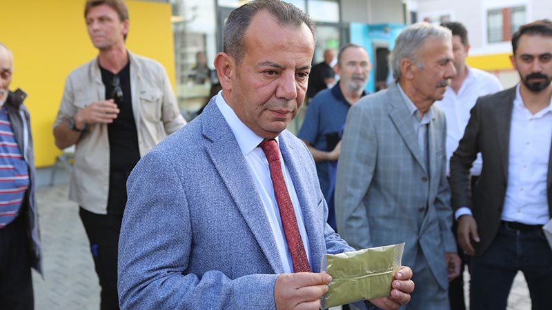 Tanju Özcan HDP’ye kına gönderdi