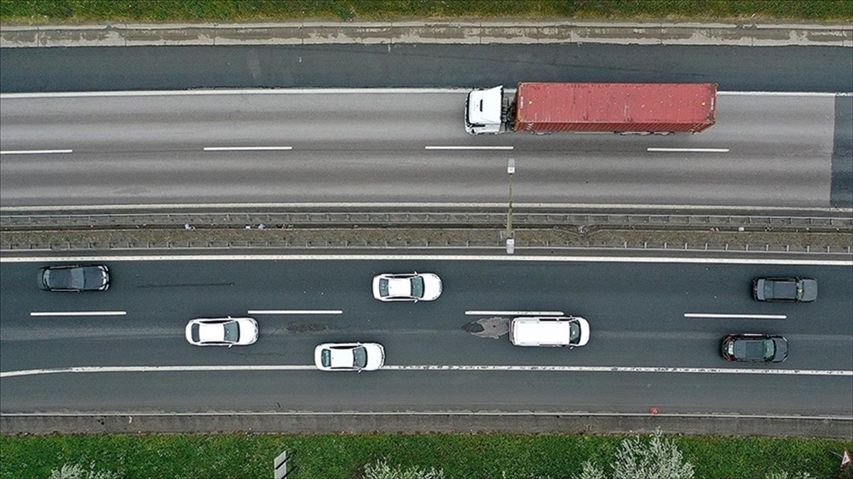 İsviçre'de Enerji Tasarrufu İçin Hız Sınırının 80 Kilometreye Düşürülmesi Önerildi