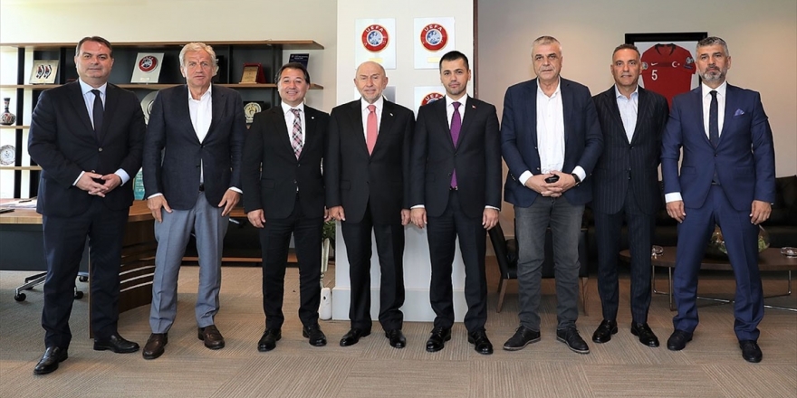 Kulüp Başkanlarından Nihat Özdemir'e Ziyaret