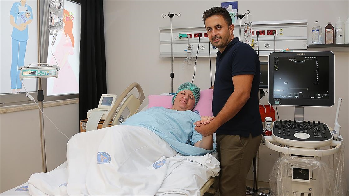 Türkiye'nin İkinci Rahim Nakli Hastası Havva Erdem Anne Oldu