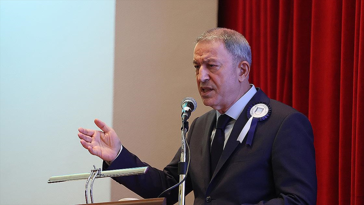 Milli Savunma Bakanı Akar: Ne Arazide Ne Masada Geri Adım Atmamız Söz Konusu Değil