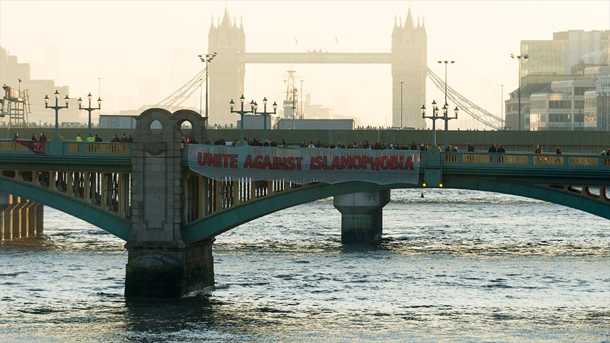 İngiltere Ve Galler'de İslamofobik Nefret Suçları Arttı