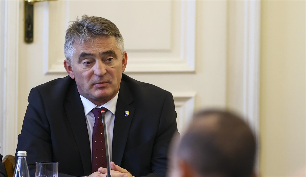 Bosnalı Hırvat Lider Komsic Yüksek Temsilci'nin "Dayattığı" Kararı Mahkemeye Taşıdı