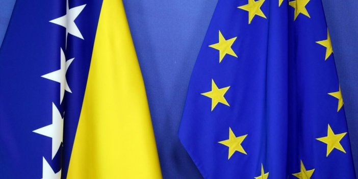 Ab Komisyonu Bosna Hersek'e "aday Ülke" Statüsü Verilmesi Yönünde Görüş Bildirdi