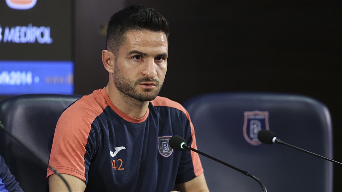 Medipol Başakşehir, Ömer Ali Şahiner'le Sözleşme Uzattı