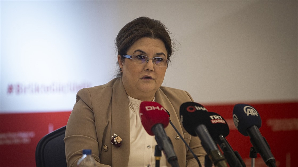 Bakan Yanık: Öğrenci Arkadaşlarımızın İbraz Etmek Suretiyle 500 Liraya Kadar Ulaşım Giderlerini Biz Karşılıyoruz