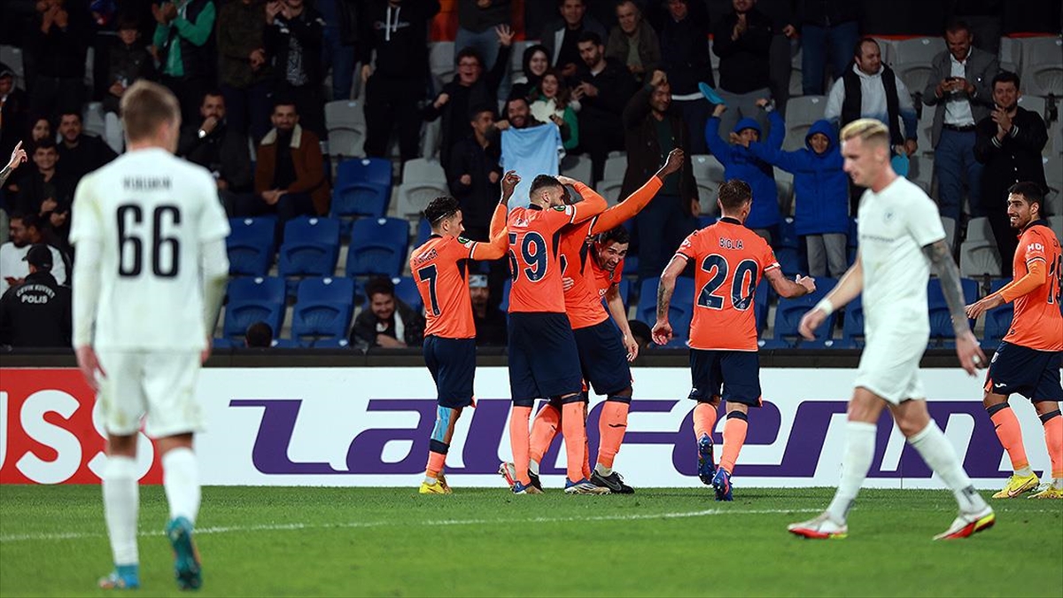 Medipol Başakşehir Konferans Ligi'nde Gruptan Çıktı