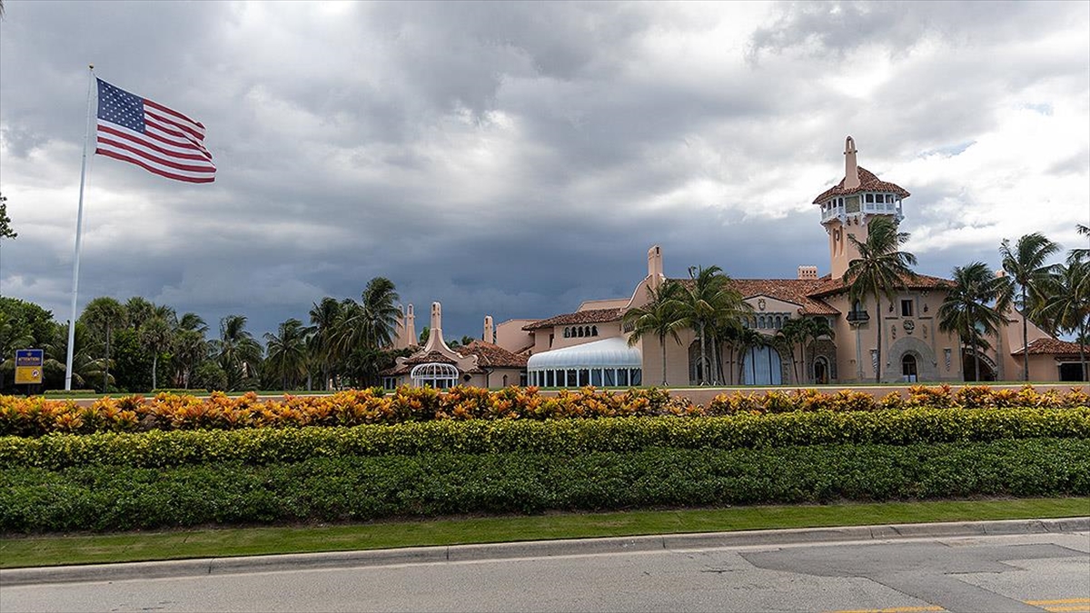 Eski Çalışanı, Trump'ın Mar-a-lago'daki Belgelerin Taşınmasını Emrettiğini Söyledi