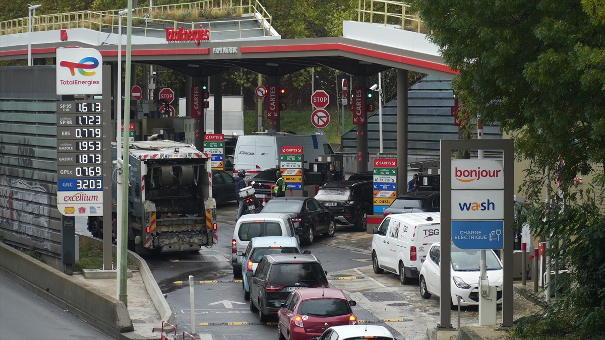 Fransa'da Akaryakıt Krizi Uzun Mesafe Kateden Pazarcıların Kazancını Azalttı