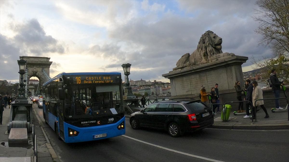 Macaristan'da Hükümet, Rusya'ya Yönelik Yaptırımları Halka Soruyor