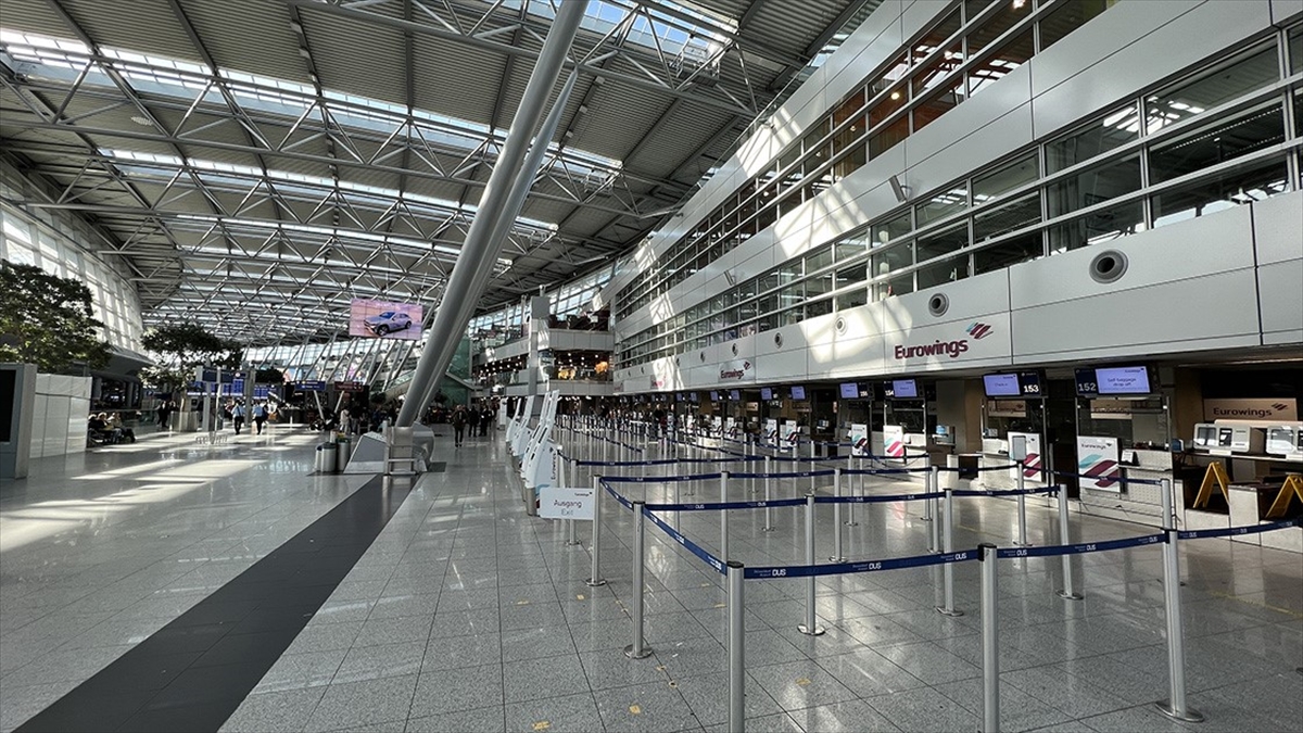 Eurowings, Pilotların 3 Günlük Grevi Nedeniyle Yüzlerce Uçuşu İptal Etti