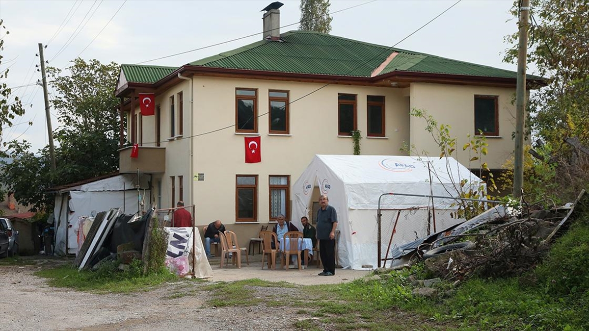 Patlamada Hayatını Kaybeden Madenci, Hayalini Kurduğu Evde 1 Yıl Oturabildi