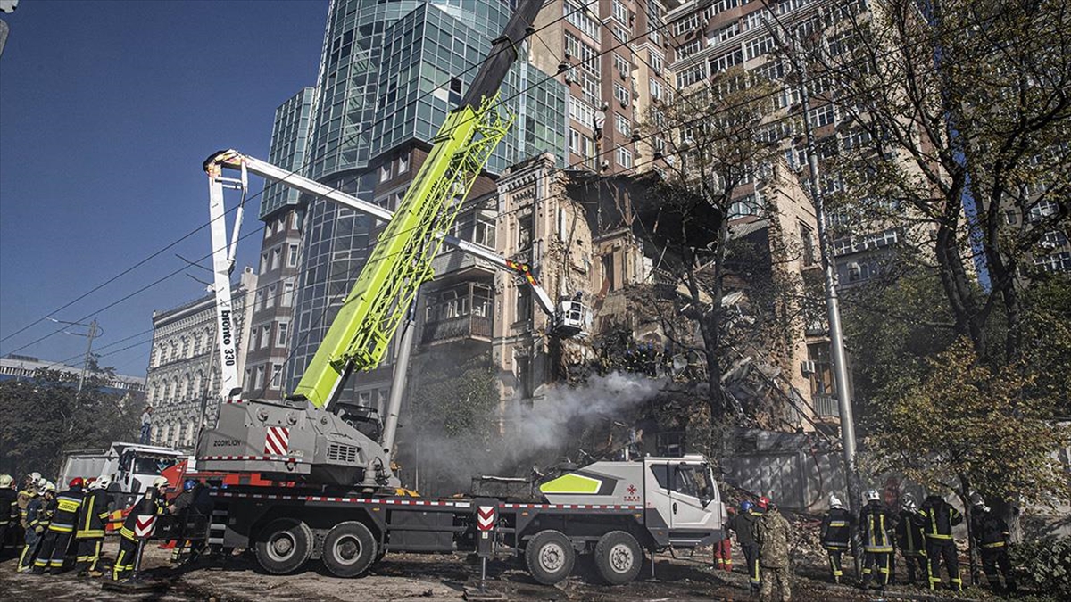 Rusya: Ukrayna'da Askeri Yönetim Ve Enerji Sistemlerine Yönelik Saldırılar Düzenledik