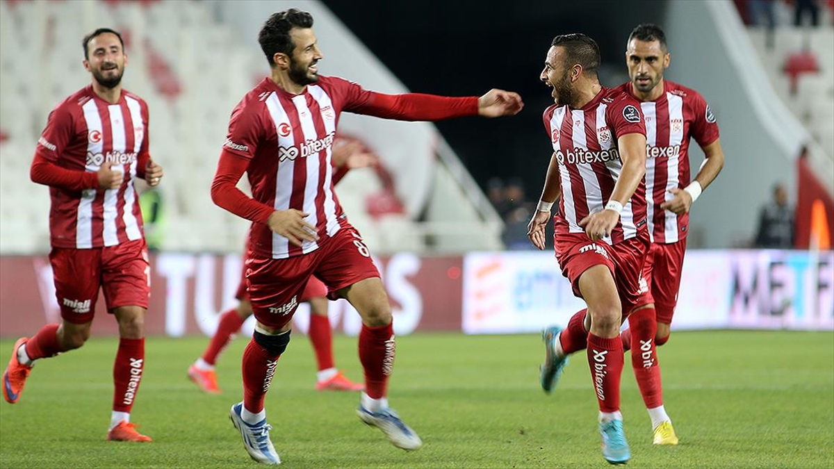 Sivasspor 3 Puanı 3 Golle Aldı