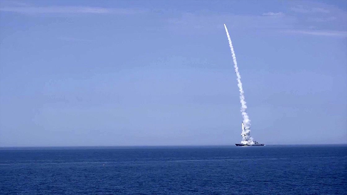 Rusya: Ukrayna'da Yabancı Üretimli Silah Ve Mühimmatların Bulunduğu Cephaneleri Vurduk