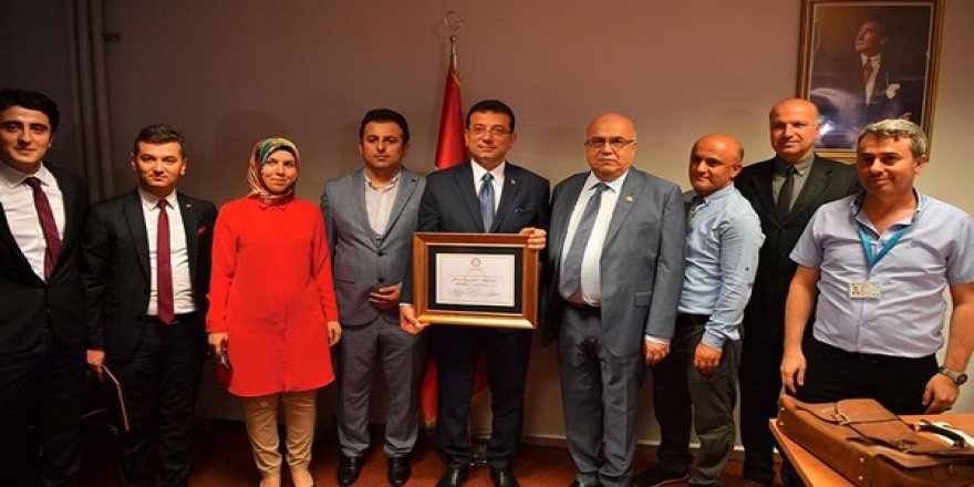 İstanbul Büyükşehir Belediye Başkanı Ekrem İmamoğlu Mazbatasını Aldı